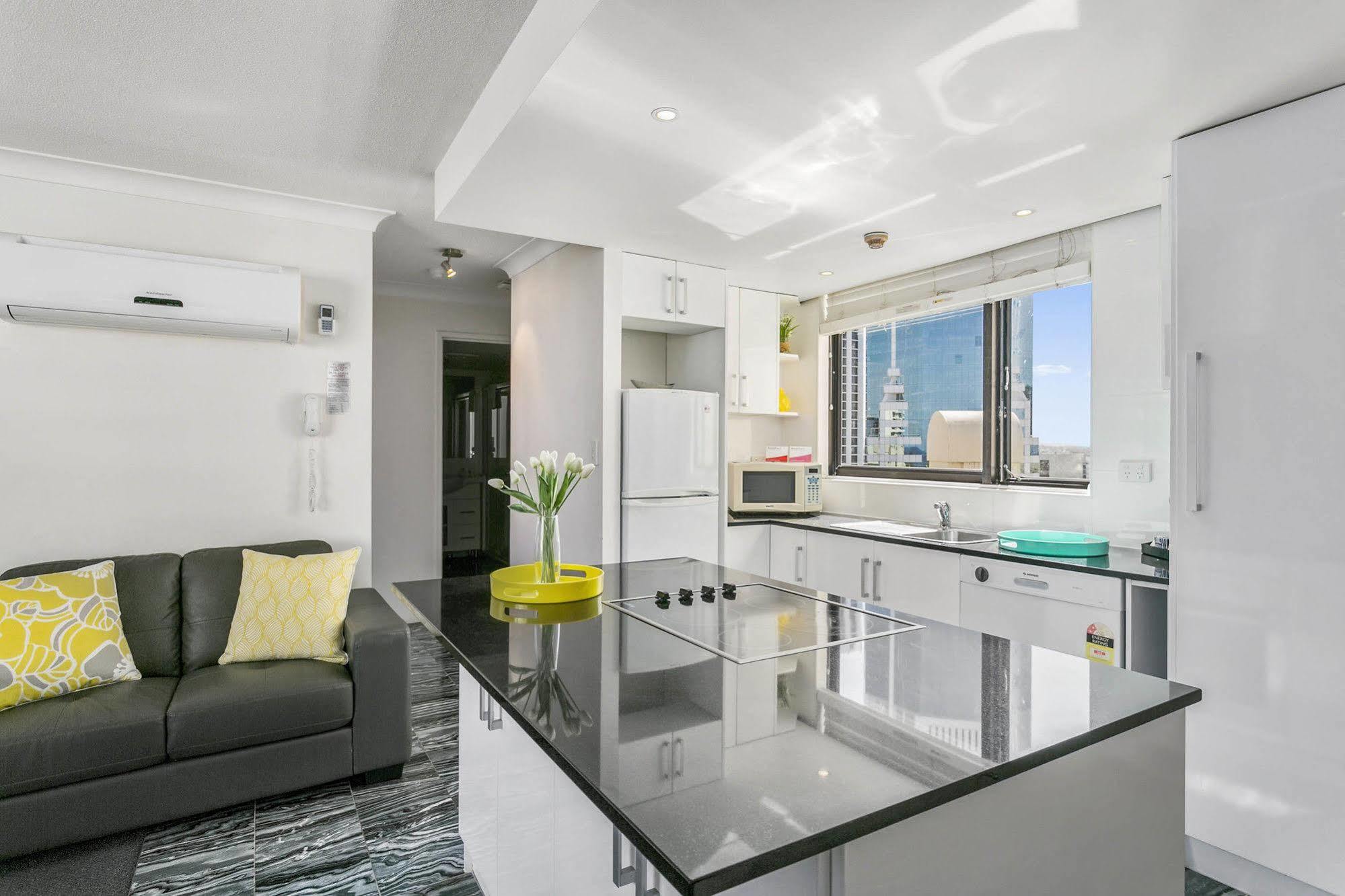 Breakfree Cosmopolitan Aparthotel Гоулд Коуст Екстериор снимка
