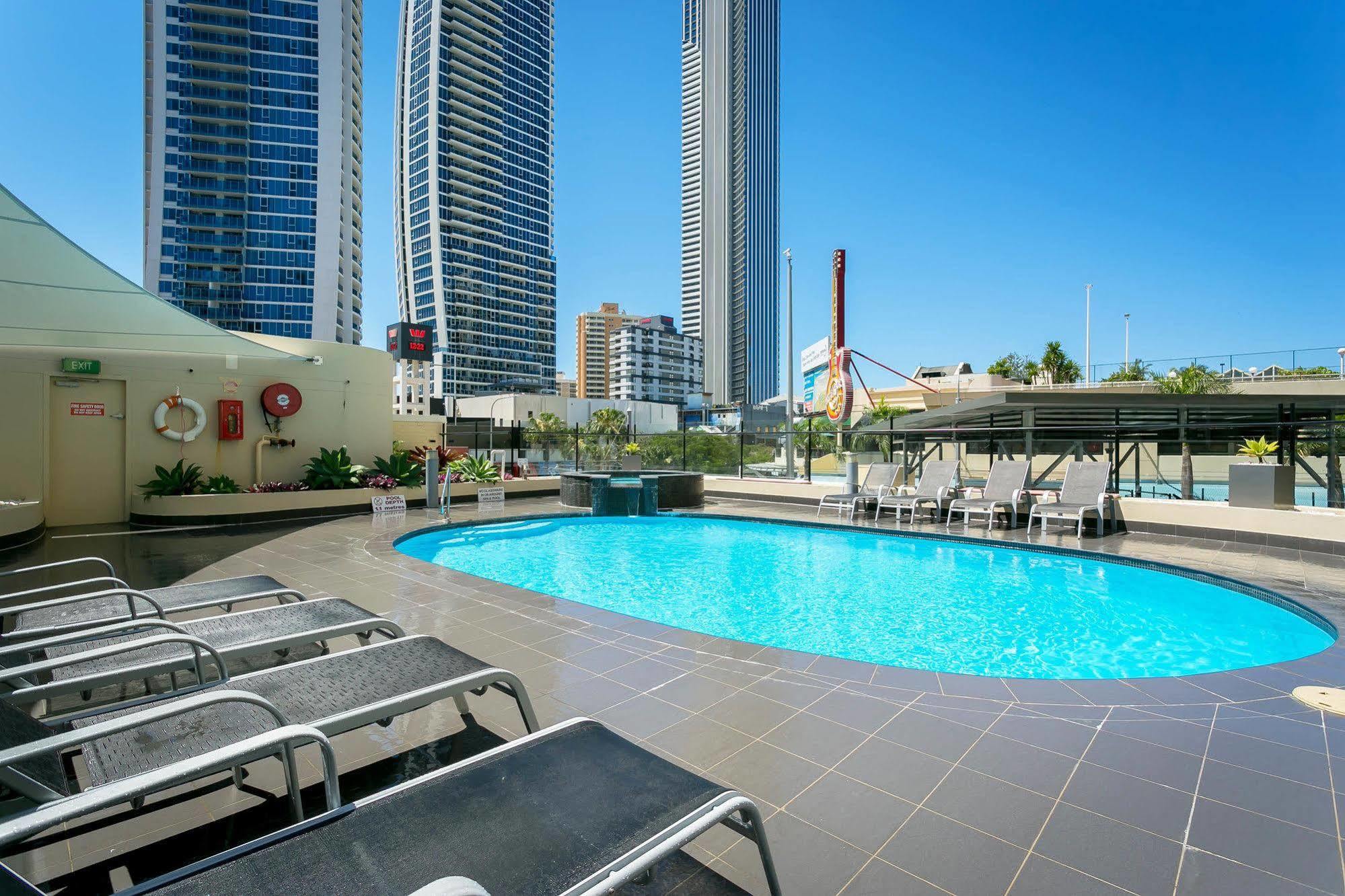 Breakfree Cosmopolitan Aparthotel Гоулд Коуст Екстериор снимка